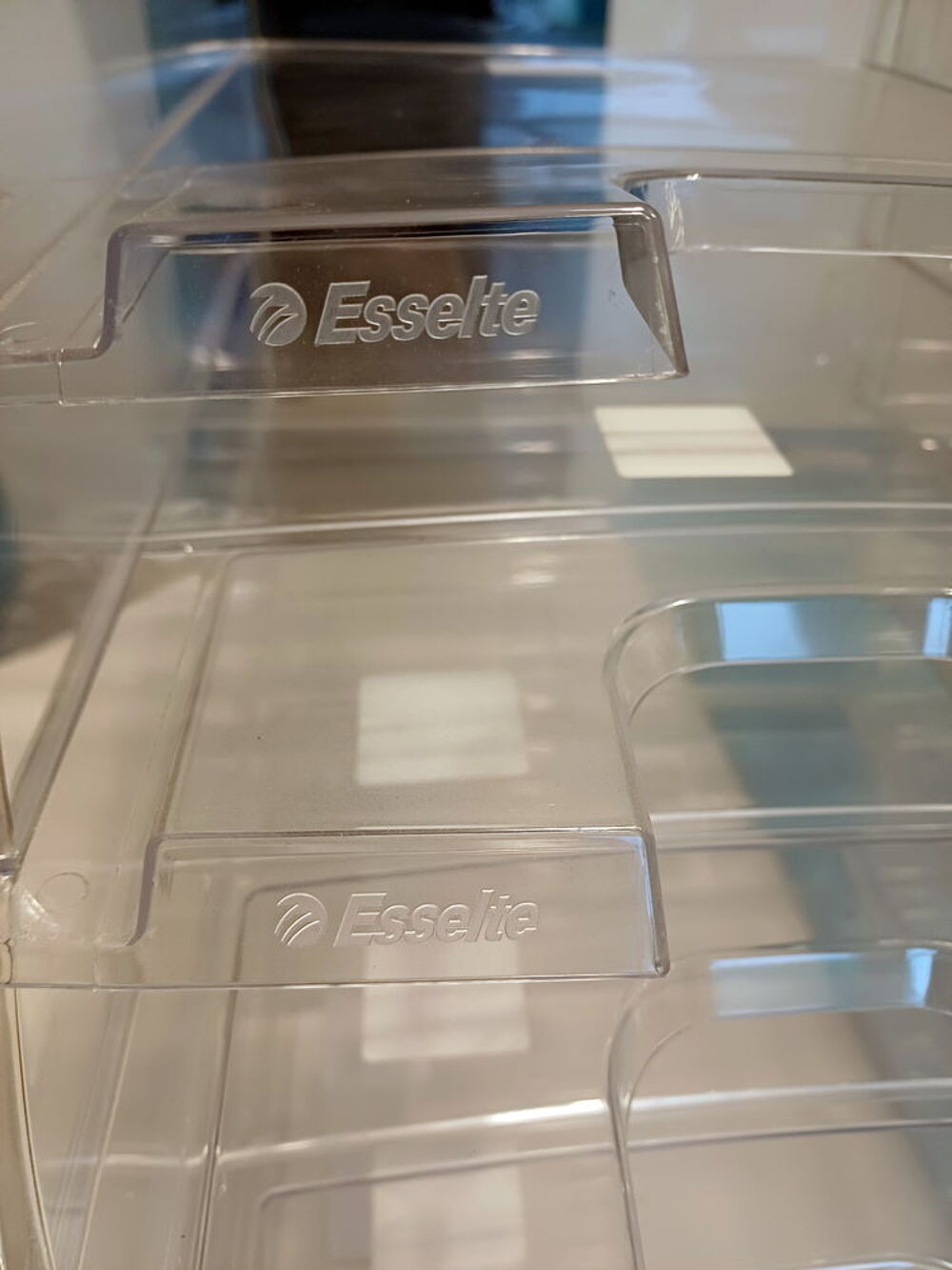 Corbeilles &agrave; courrier cristal ESSELTE Europost Matériel informatique