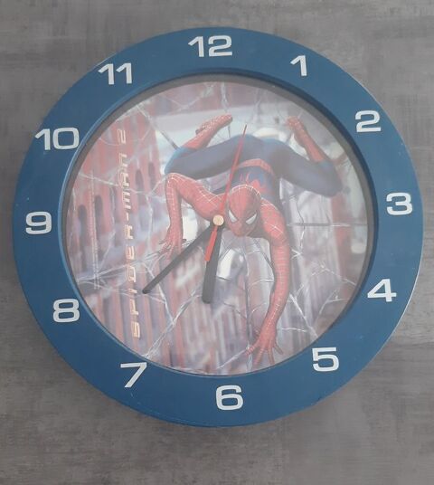 SPIDEREMAN - Horloge + livres 5 Villeveyrac (34)