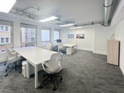   Louez un grand espace de bureau pour 50 personnes à Paris, 29 Rue Blanche 