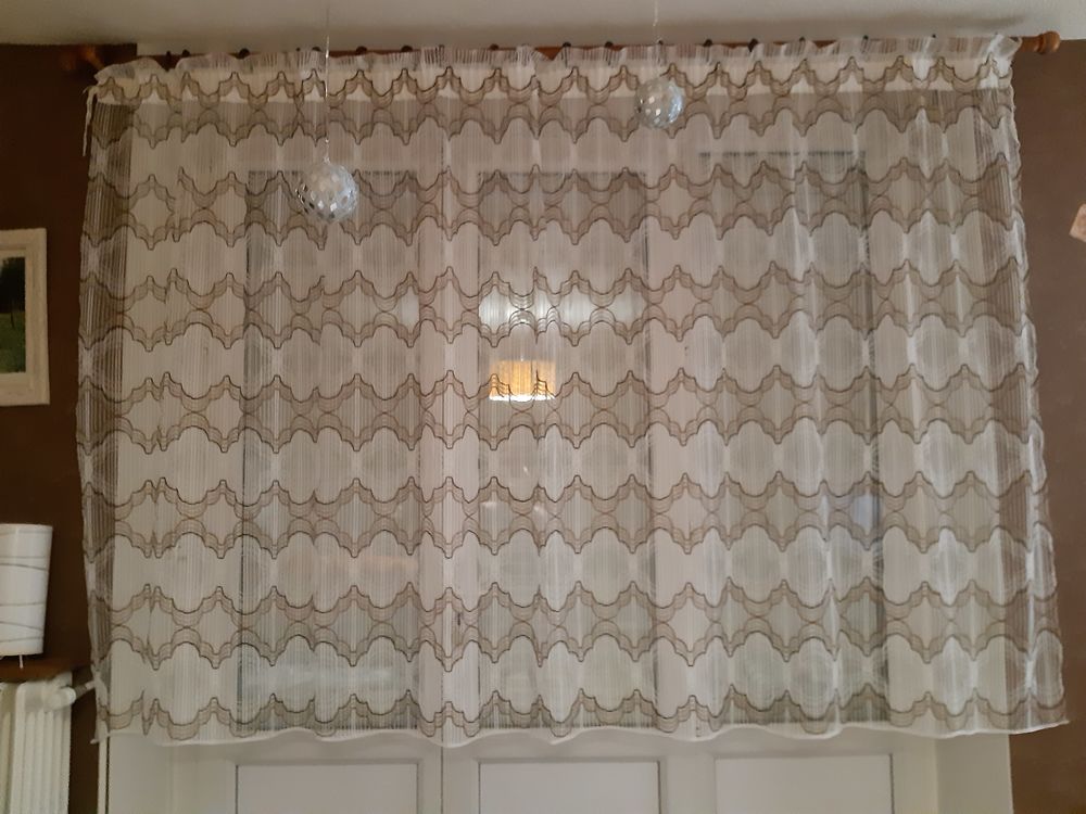 1 Rideau Maille Blanche et Marron pour fen&ecirc;tre. Décoration
