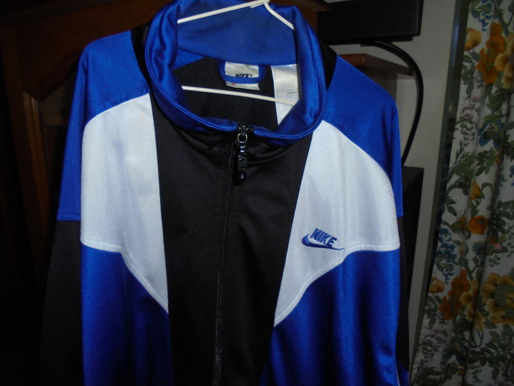 BLOUSON DE SPORT NIKE Vêtements