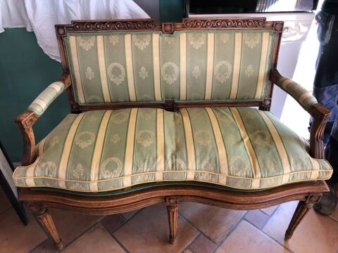 ANTIQUIT� - PETITE BANQUETTE STYLE R�GENCE 500 Saint-Jean-Cap-Ferrat (06)