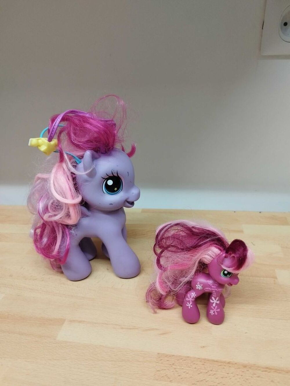 lot de 2 petits poneys hauteur 20 cm et 9 cm Jeux / jouets