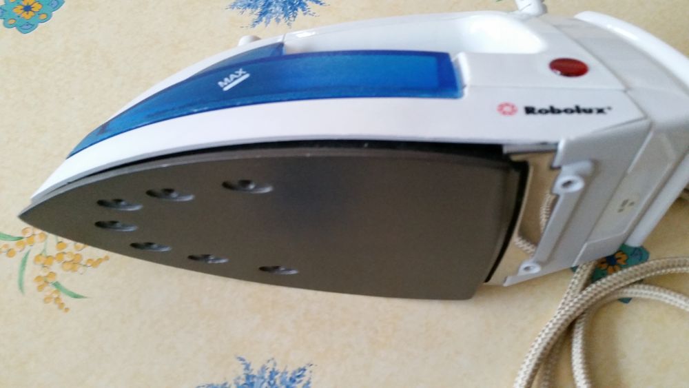 Fer a repasser a vapeurs Robolux Electroménager