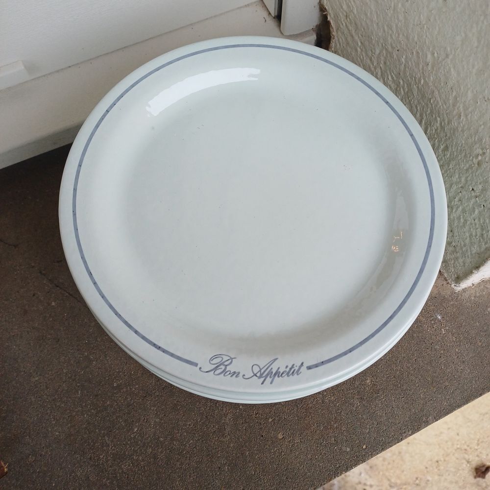 11 assiettes pagnossin bon appetit
Diam&egrave;tre 20 Electroménager