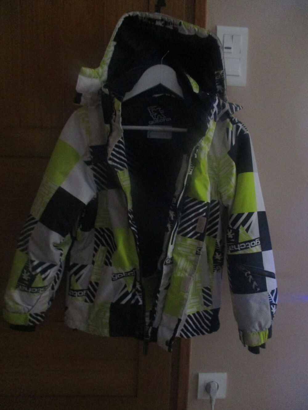 A vendre magnifique blouson Quiksilver Vêtements enfants