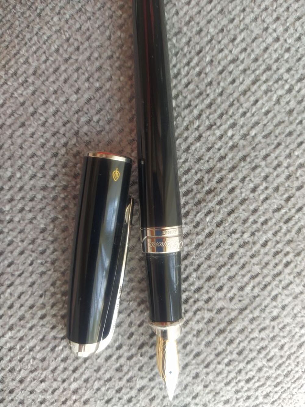 Stylo plume et Roller DUPONT +pochette cuir 