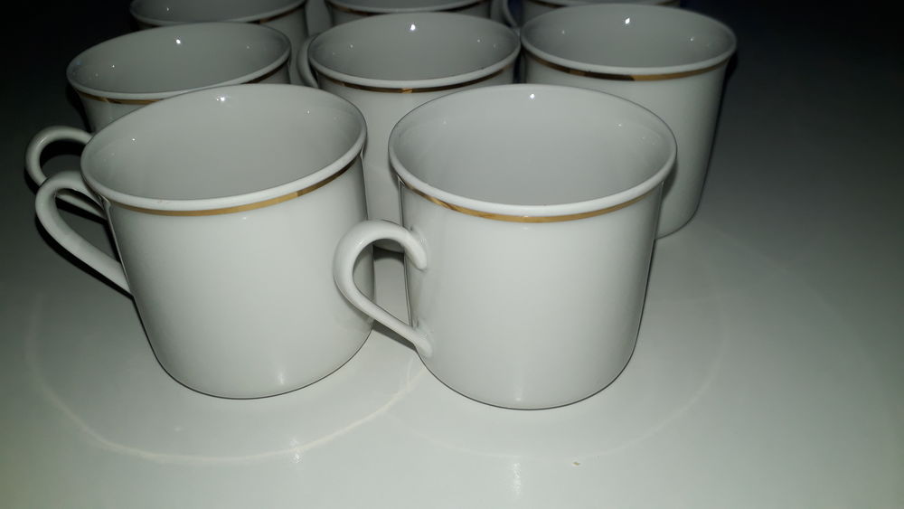 TASSES A CAFE avec liser&eacute; dor&eacute; Electroménager