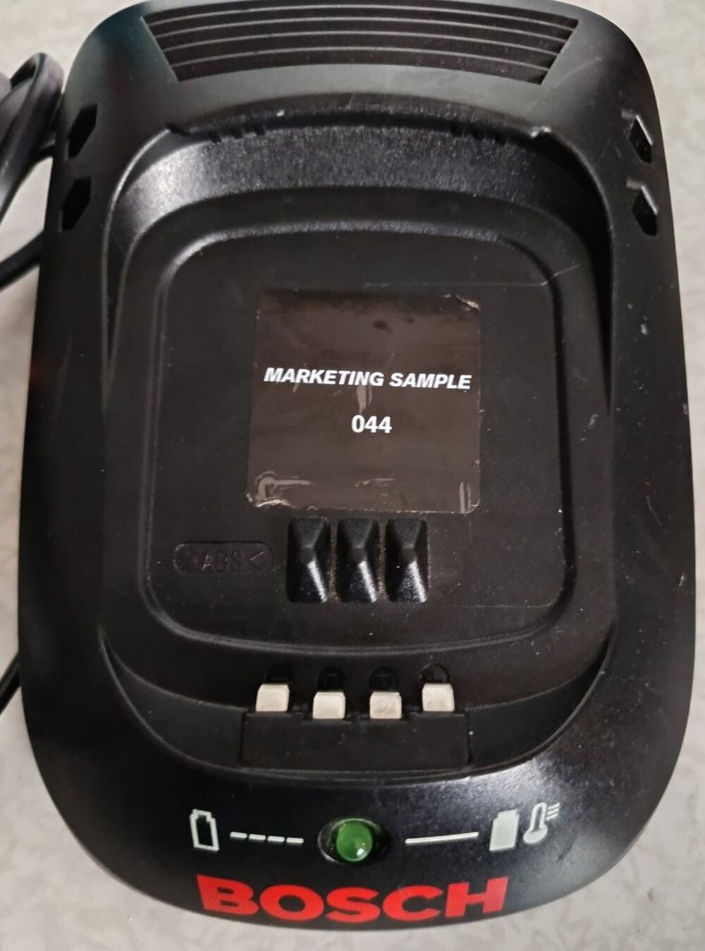 Chargeur Officiel Bosch D-70745 10,8v-21,6v 0,43A Bricolage