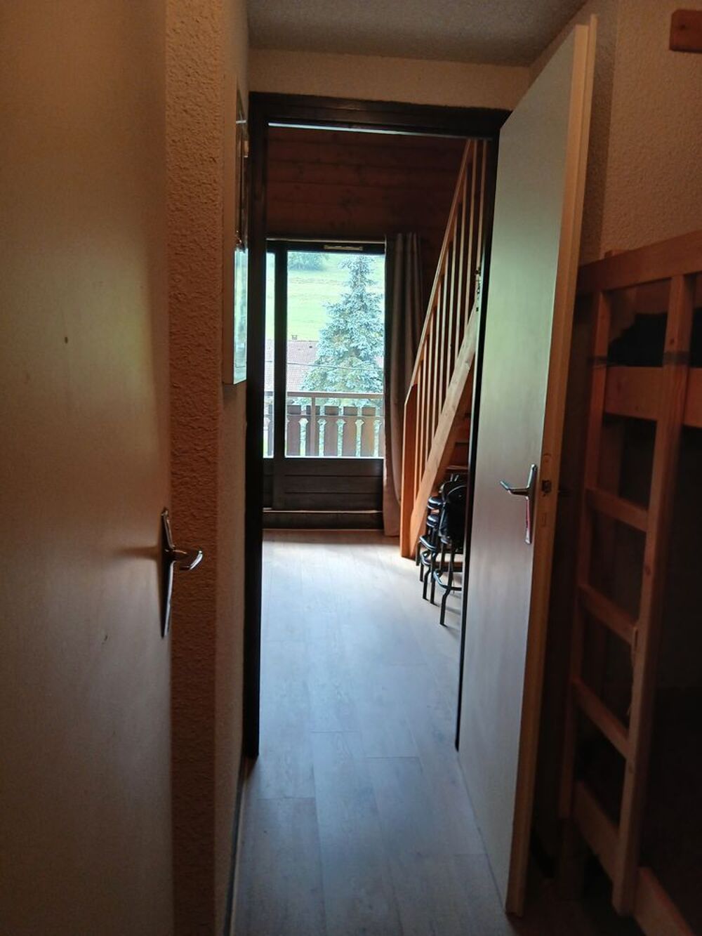   Appartement duplex.Exposition sud.
52 €/N ,5 nuits minimum. Rhône-Alpes, Bernex (74500)