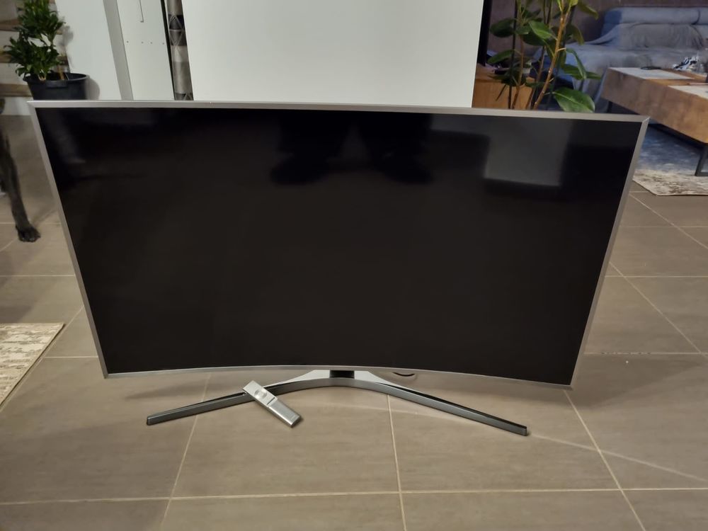 TV incurv&eacute;e Samsung 49" 4K UHD Photos/Video/TV