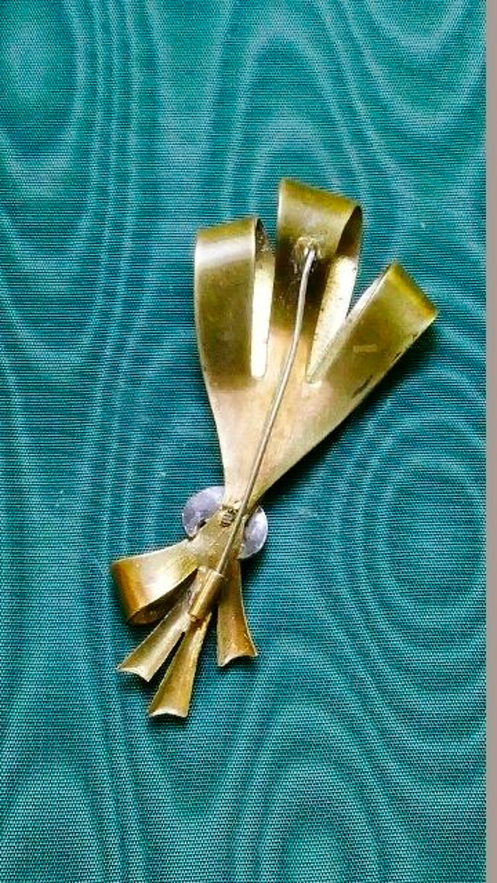 Broche en laiton dor&eacute; des ann&eacute;es 1950 Bijoux et montres