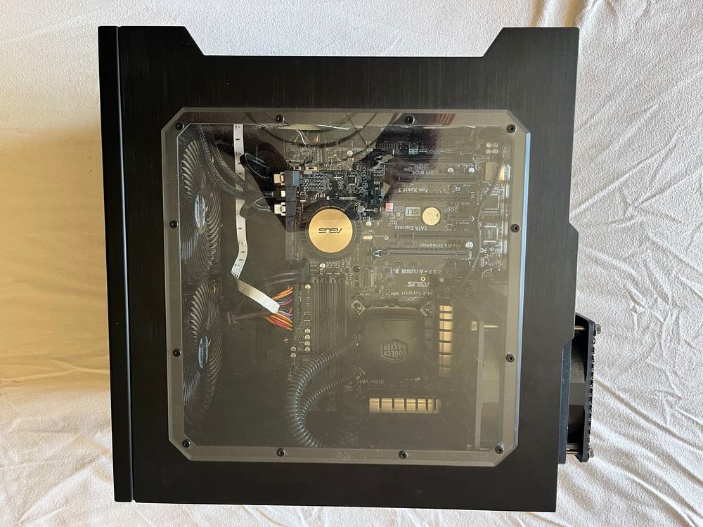 Bo&icirc;tier Cooltek + accessoires Matériel informatique