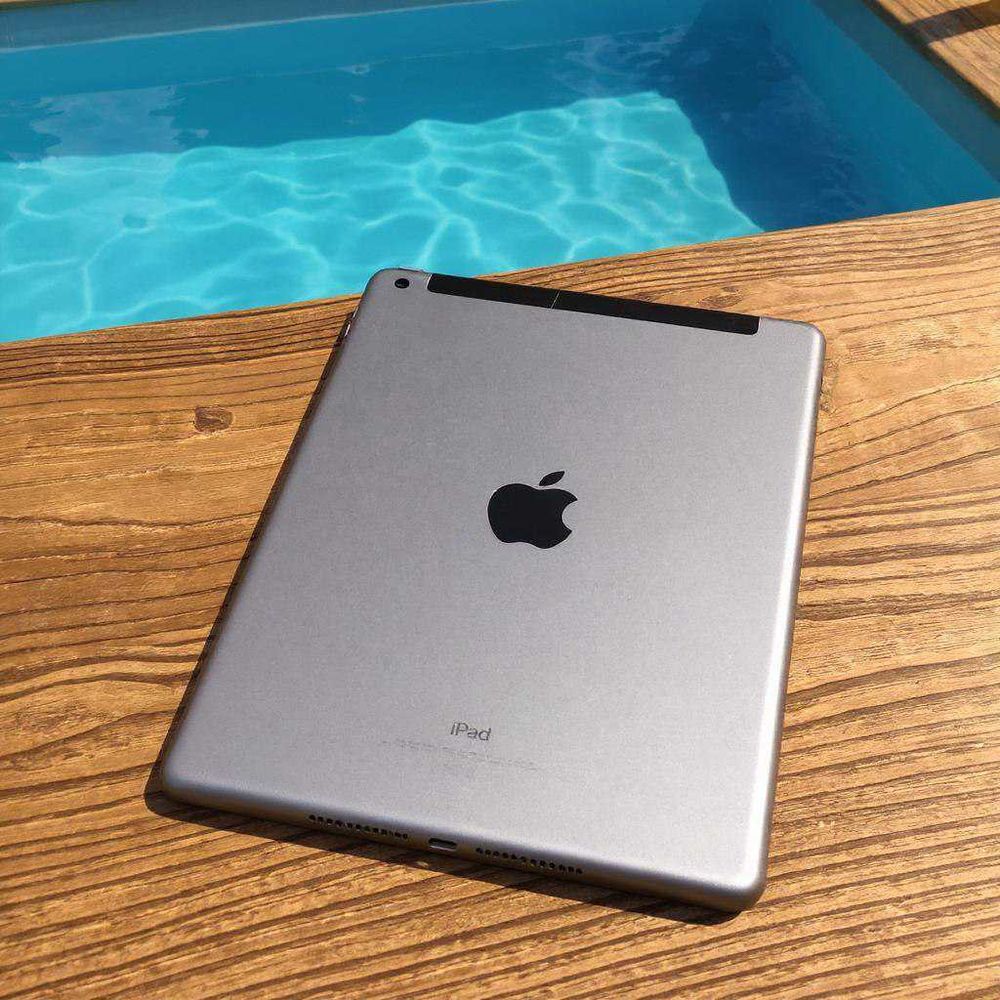iPad Air 2 - 128 GB de stockage Téléphones et tablettes