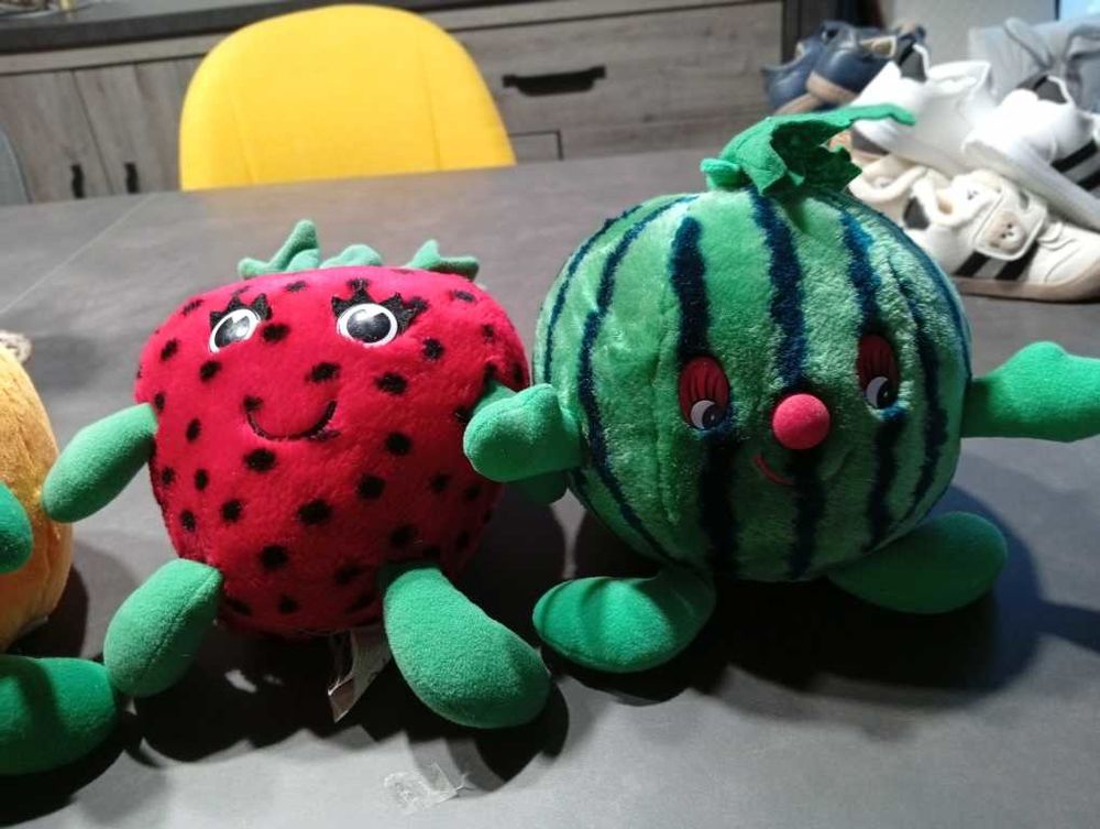 Peluches fruits Jeux / jouets