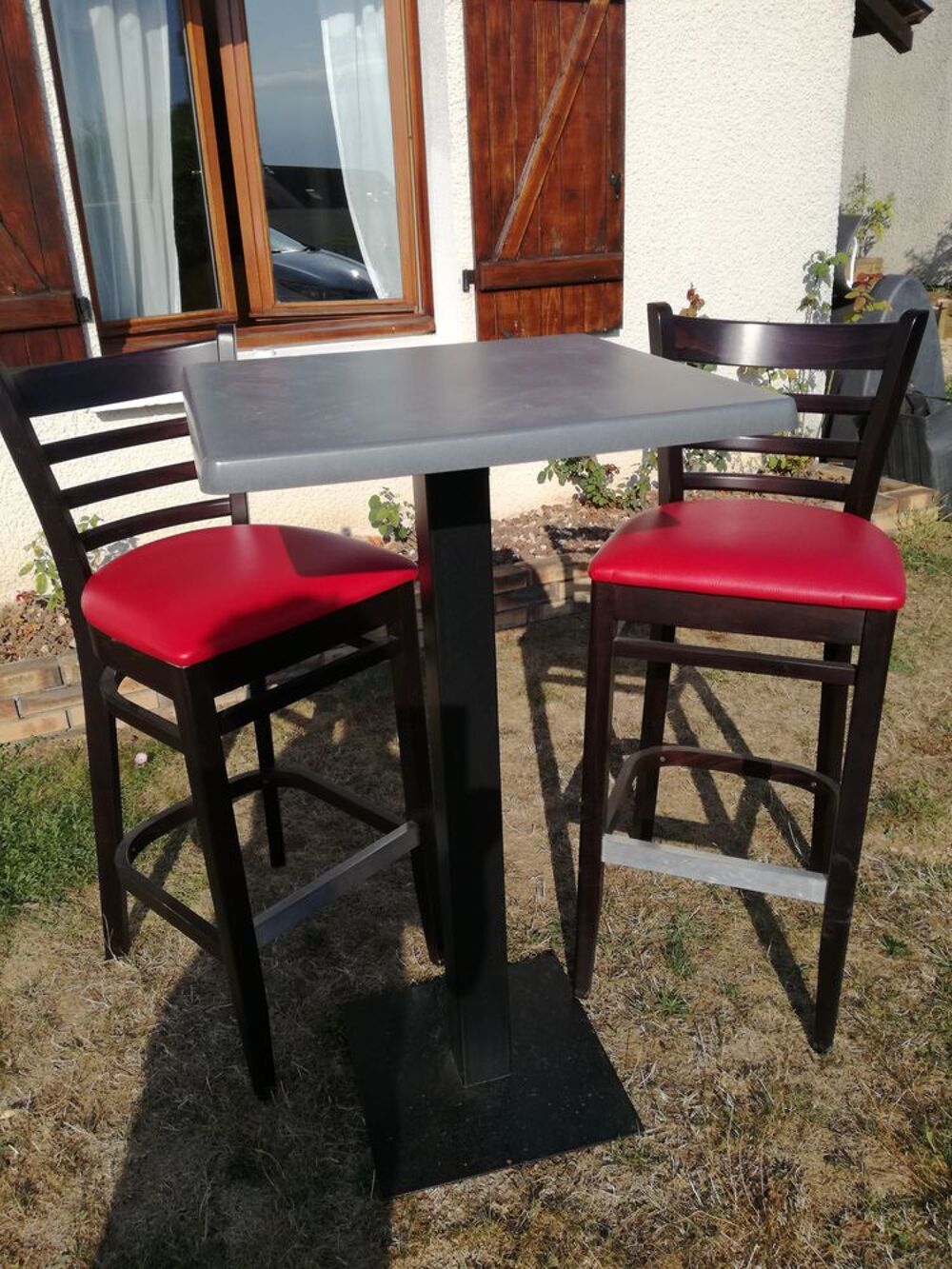 VENTE MANGES DEBOUT Meubles