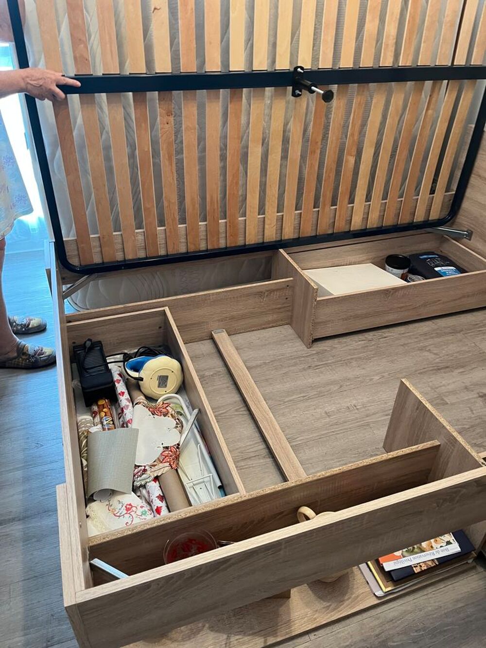 Bois de Lit sans sommier et matelas Meubles