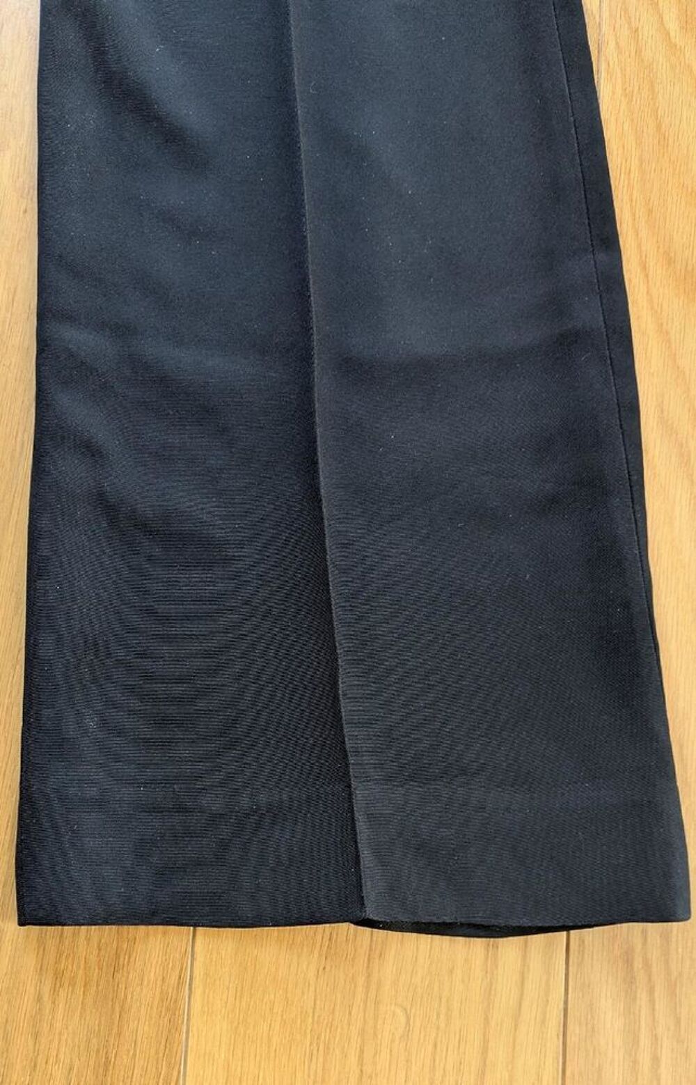 Pantalon noir classique
Tara jarmon Vêtements