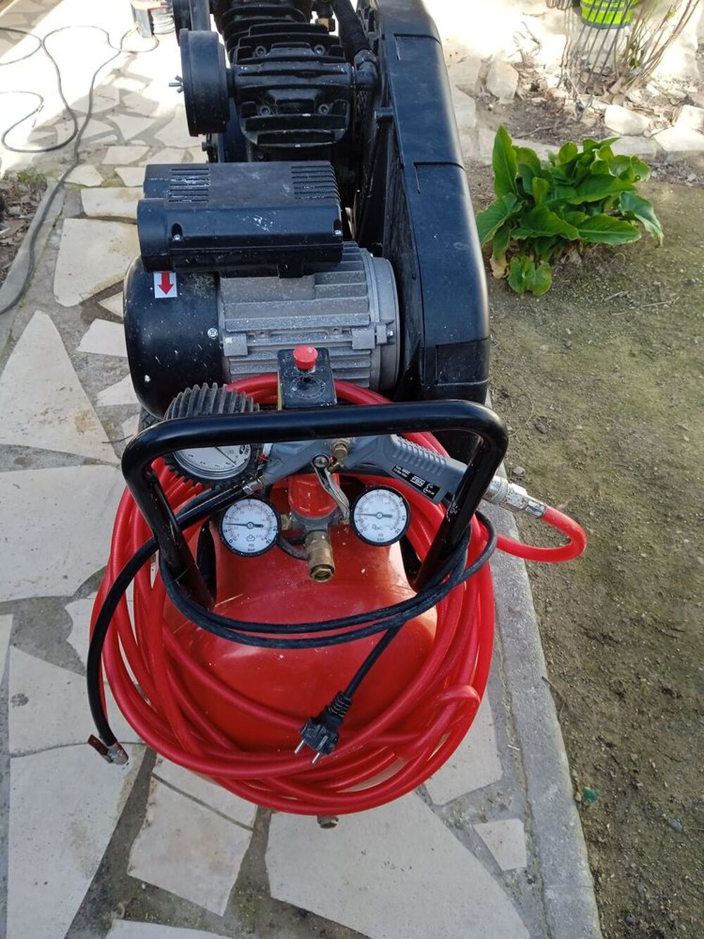 Compresseur Mercafer cent litres Bricolage