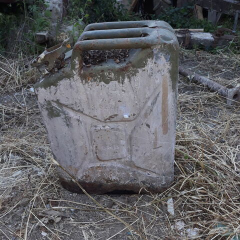 Jerrican 20 L métal 15 Étoile-sur-Rhône (26)