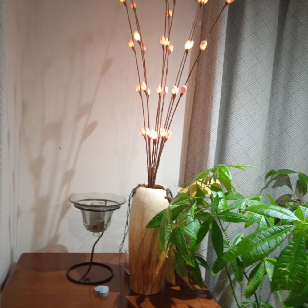 Lampe &agrave; poser 9 branches led support ceramique beige et marr Décoration