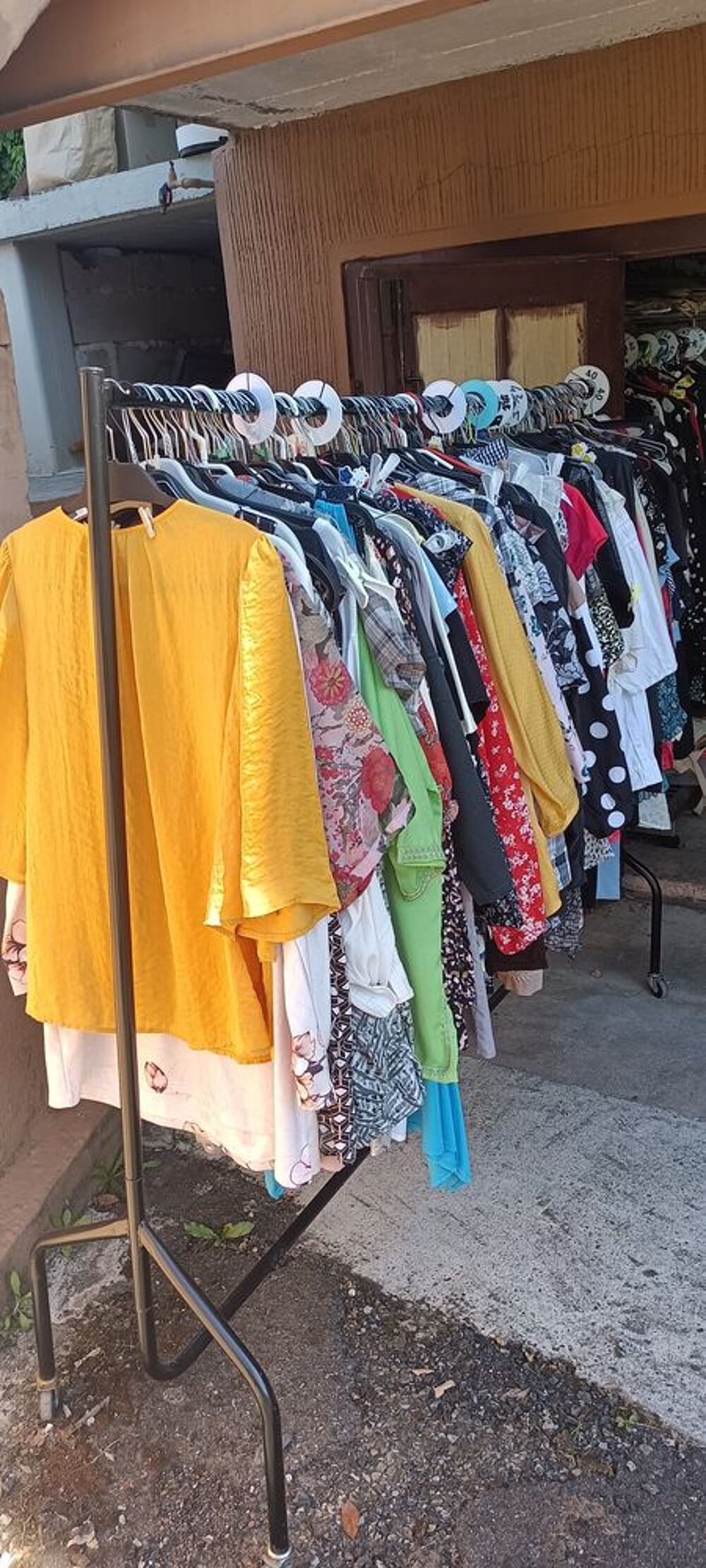 DE LOTS DE V&Ecirc;TEMENTS F&Eacute;MININ Taille 36 au 58-60 Vêtements