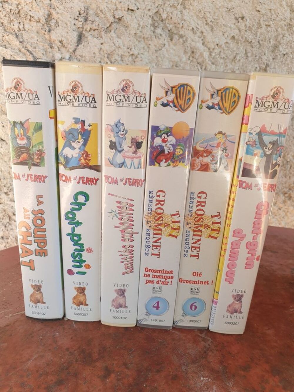 Cassettes VHS Dessins Anim&eacute;s Tom et Jerry Titi et Grosminet deux Films Audio et hifi