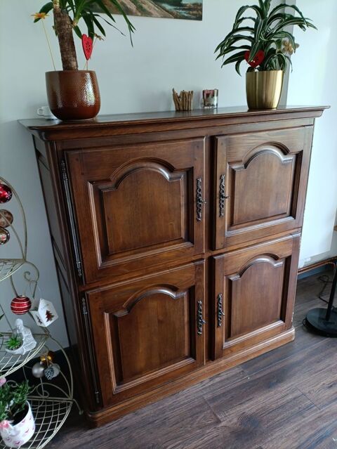 1 meuble bas de salle � manger en bois tr�s bon �tat 60 Seynod (74)