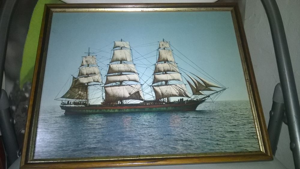 Tableau Bateau 3 Mats
Excellent etat
Bordures bois dore Décoration