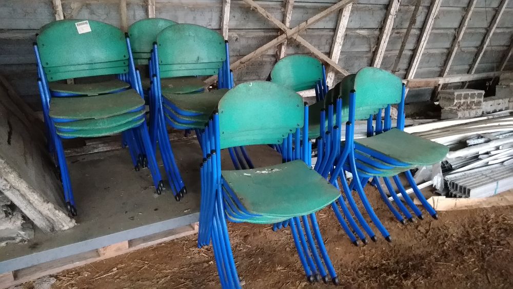 Chaises et tables de collectivit&eacute;s Meubles