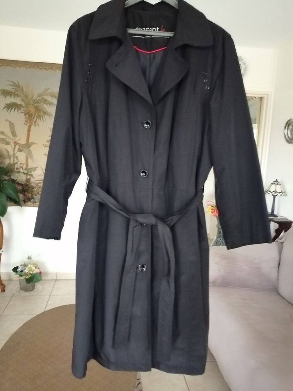 Imperm&eacute;able type trench coat, NEUF, t.44, 40€. sur Bourges 
Vêtements