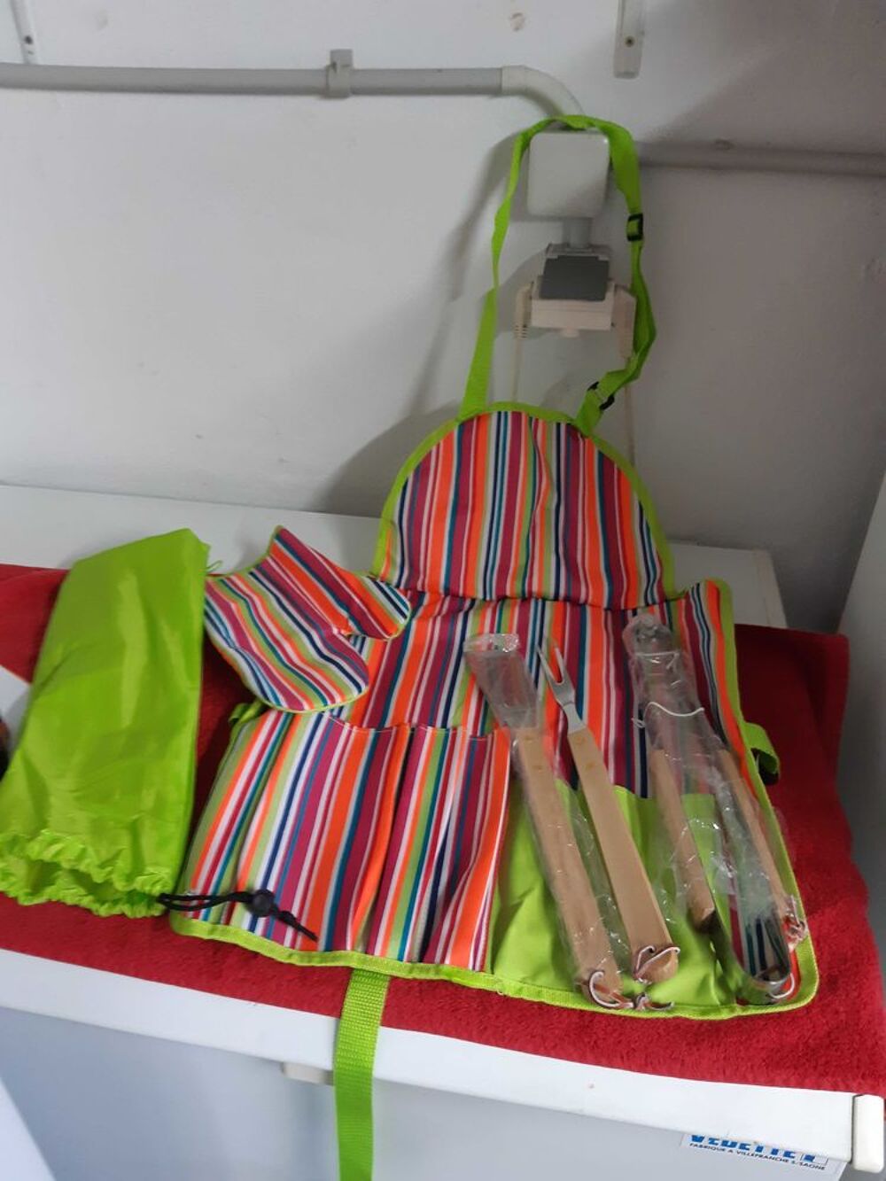 Tablier barbecue avec ses ustensiles Neuf Jardin