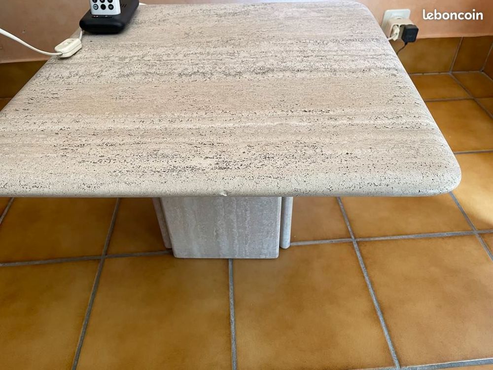 Table basse carr&eacute;e "travertin" tr&egrave;s bon &eacute;tat Meubles