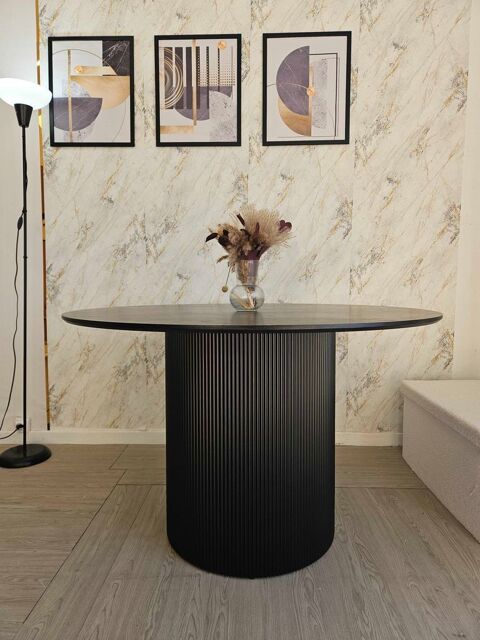 table   manger bois noir 290 Montreuil (93)