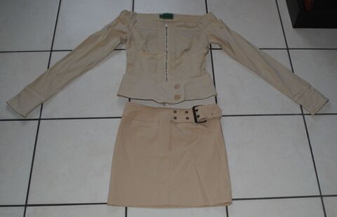 Ensemble Blouson Jupe Beige 15 Saint-Pierre-de-B�uf (42)