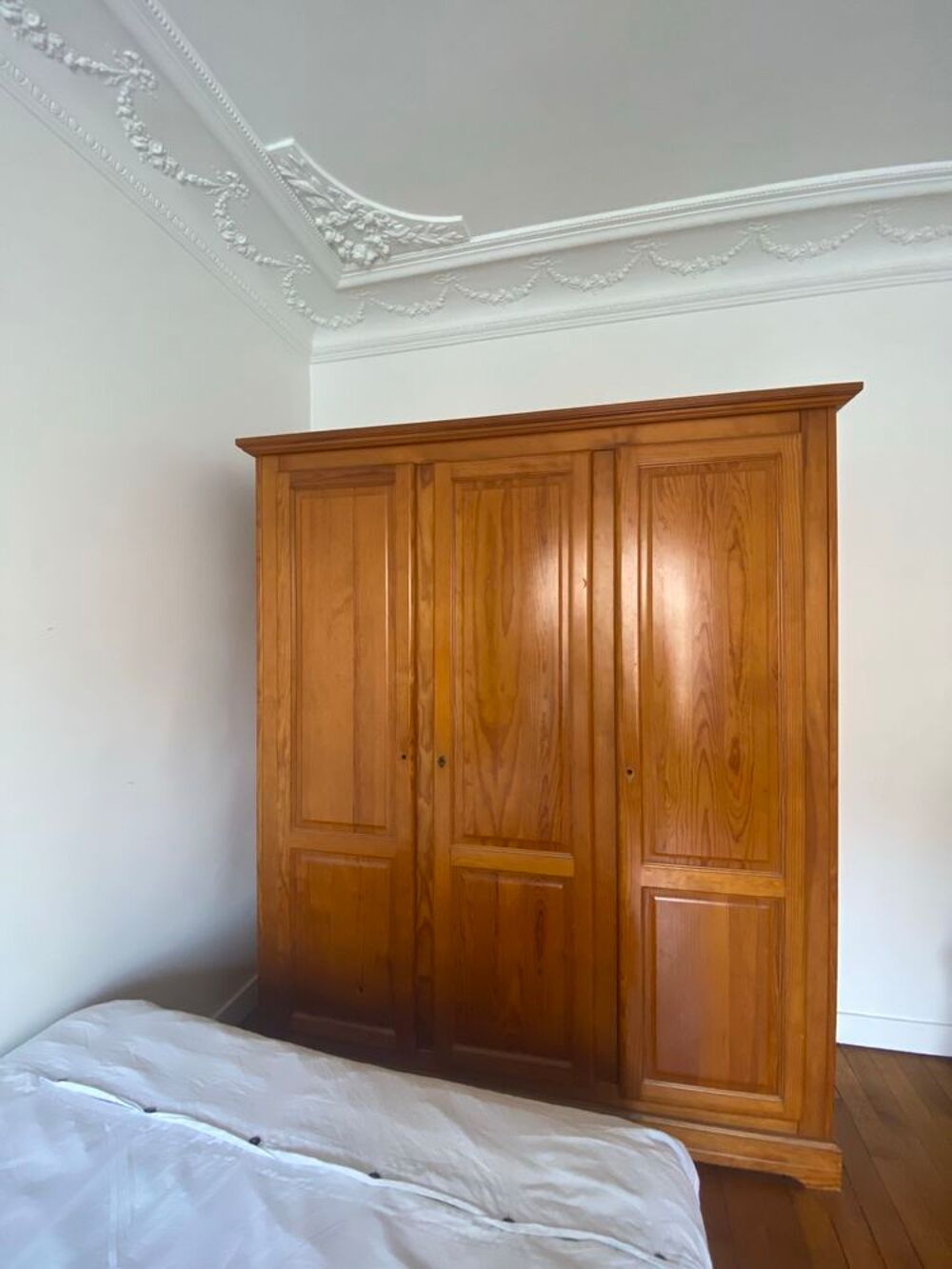 Armoire 3 portes bois massif Meubles