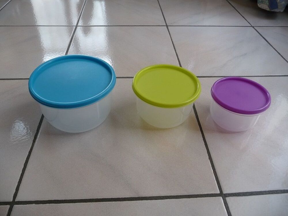 3 boites gigognes rondes en plastique avec couvercles Cuisine