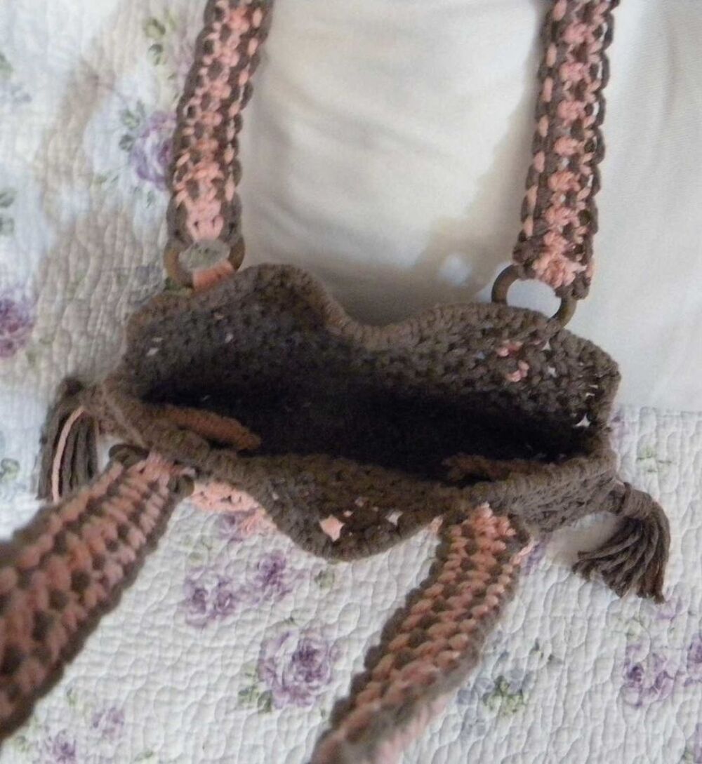 sac &agrave; main port&eacute; &eacute;paules tout en macram&eacute; Maroquinerie