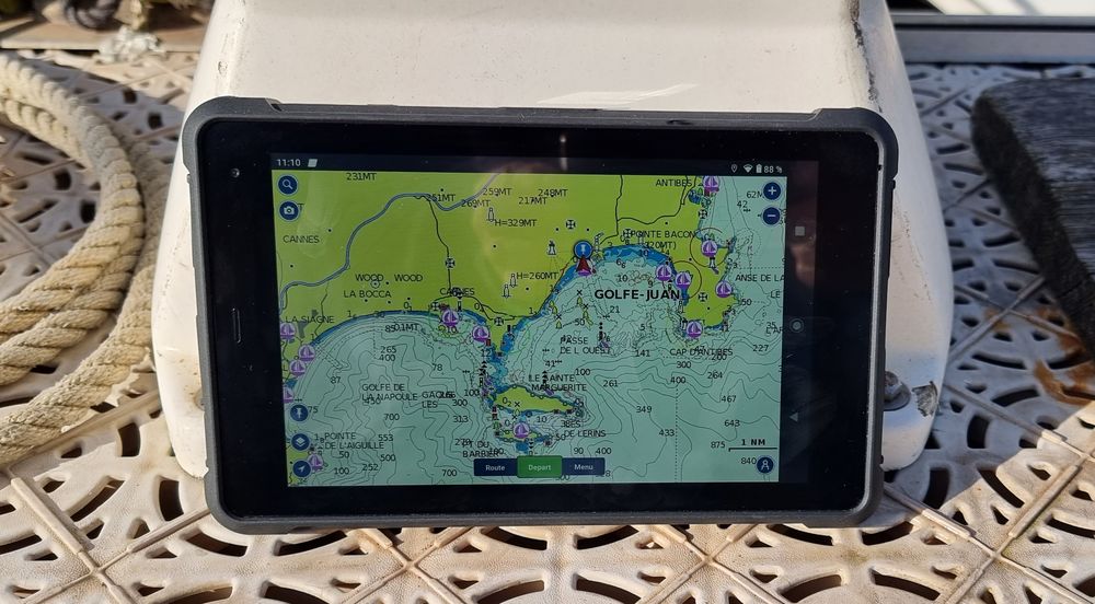 Tablette Android durcie 8" hyper lumineuse pour exterieur Téléphones et tablettes