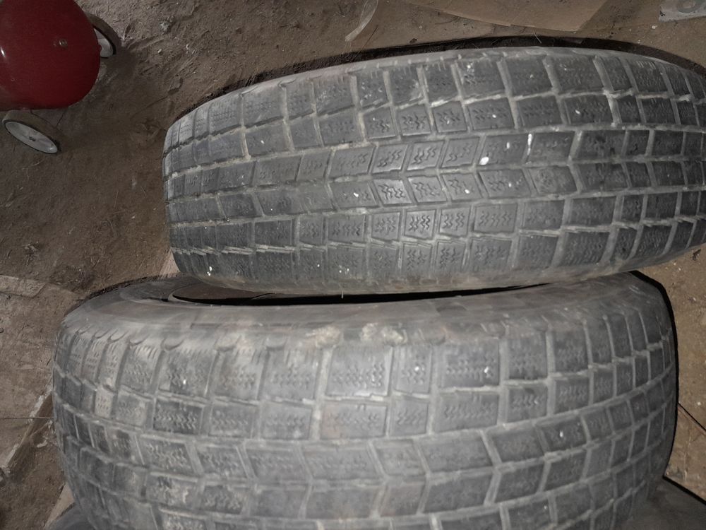 2 pneus 135 70 r13 Michelin Alpin Bricolage