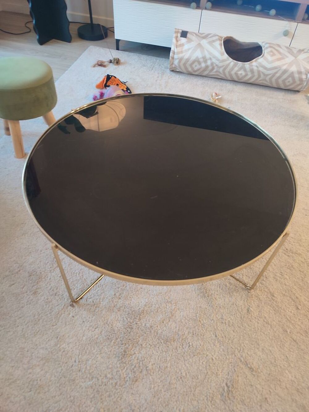 Table basse ronde verre noir et m&eacute;tal dor&eacute; Meubles