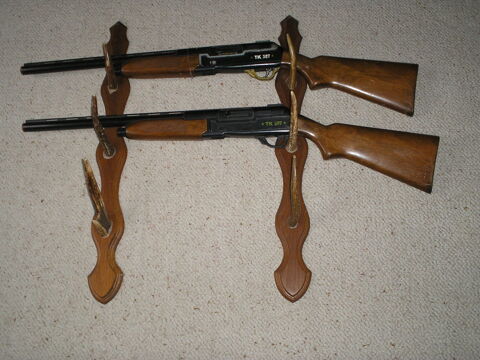 PORTE FUSILS EN BOIS ET CORNES, POUR CHASSEUR. 30 Le Tremblay-sur-Mauldre (78)
