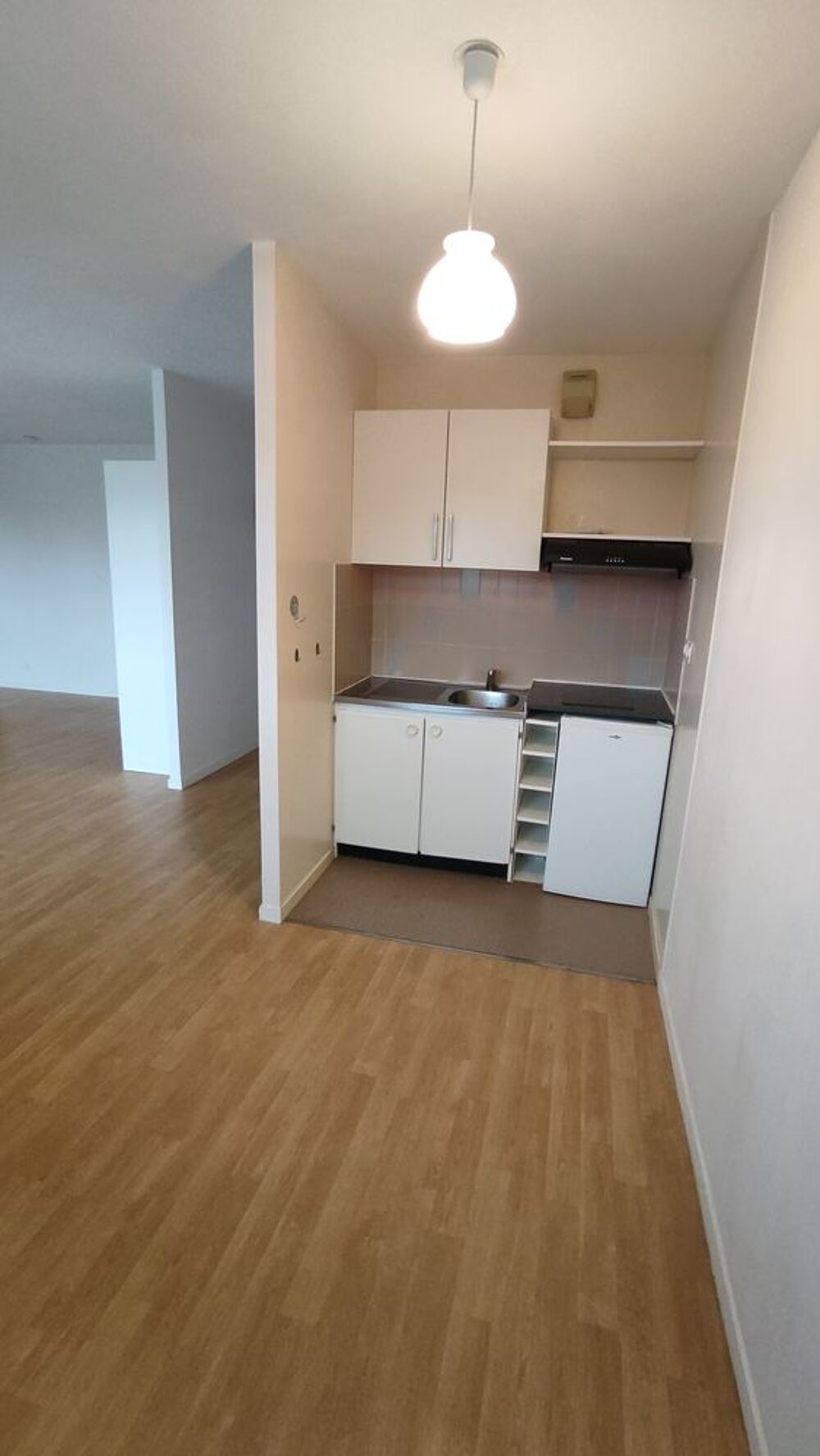Location Appartement STUDIO/F1 Lumineux de 36.35 m² avec parking – DREUX proche gare Dreux