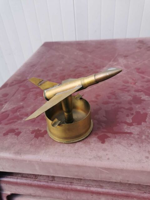 cendrier avion militaire en laiton ancien 40 La Farlède (83)