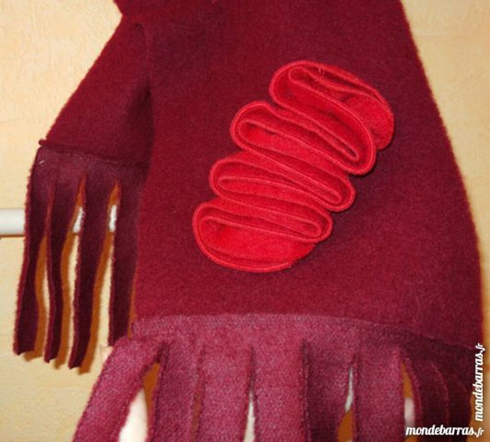 Echarpe bordeaux en laine &agrave; franges Vêtements