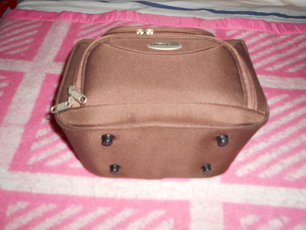 Vanity trousse de voyage l&eacute;ger Maroquinerie