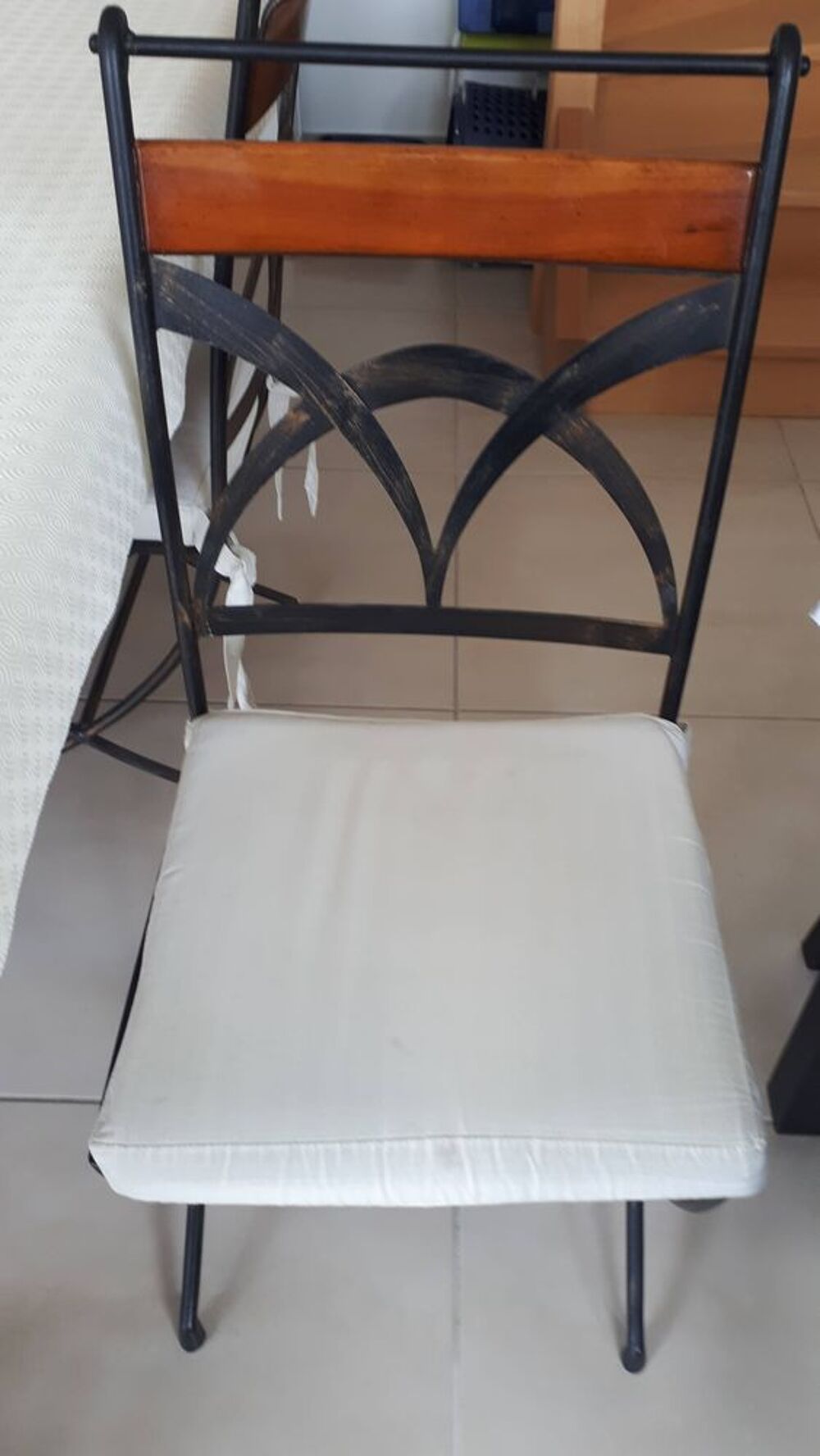 table Merisier plus 2 fauteuils plus 4 chaises Meubles