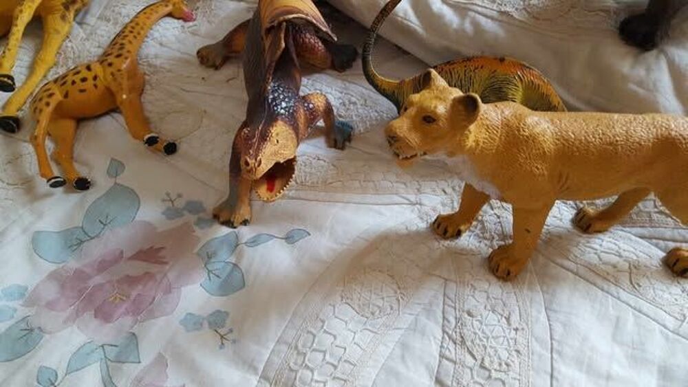 Onze grands animaux Pr&eacute;historiques et autre N&deg; 283 Jeux / jouets