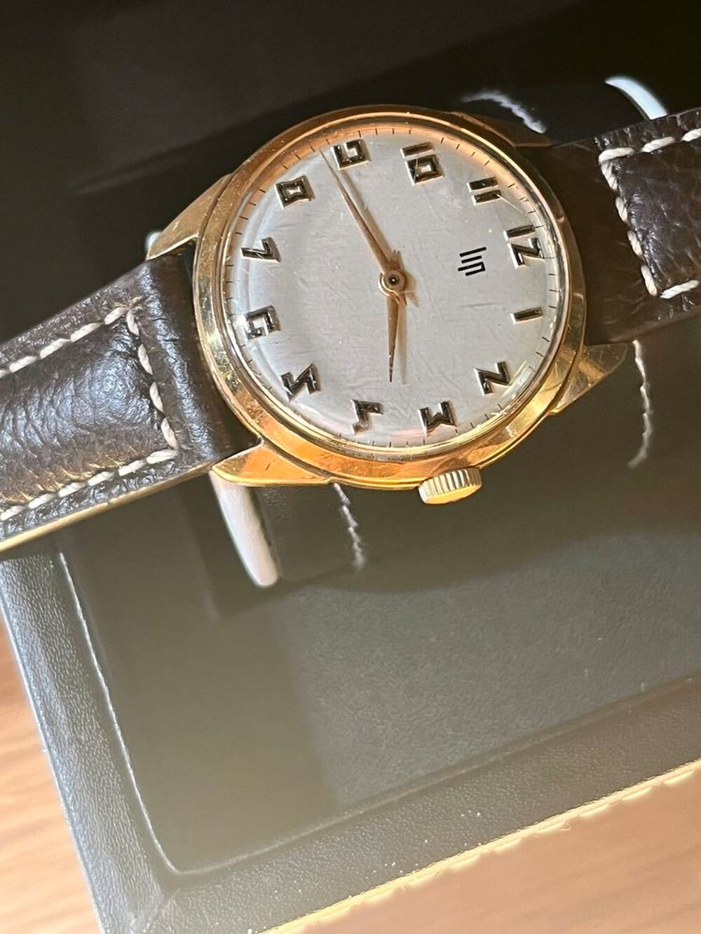 LIP Dans coffret Montre d'homme bo&icirc;tier num&eacute;rot&eacute; 737937, 