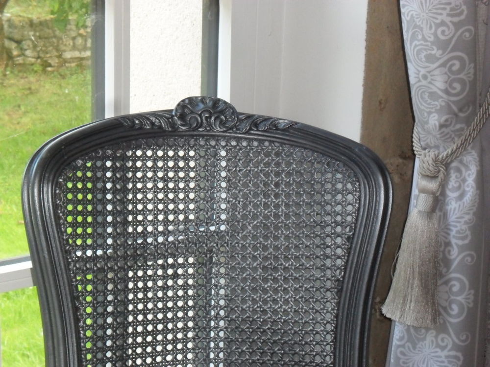 Chaise cann&eacute;e relook&eacute;e (patin&eacute;e en gris &eacute;tain) Meubles